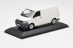 Volkswagen T5 Transporter Valge Minichamps 1:43 T5002-B Metall - pilt 2/4