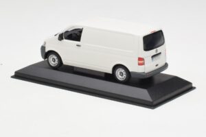 Volkswagen T5 Transporter Valge Minichamps 1:43 T5002-B Metall - pilt 3/4