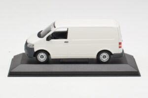 Volkswagen T5 Transporter Valge Minichamps 1:43 T5002-B Metall