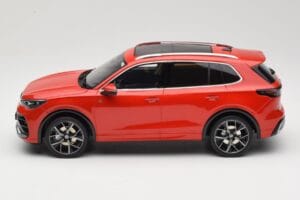 Volkswagen Tiguan eTSI R-Line Persimmon Red Metallic Otto 1:18 OT489 Vaik - pilt 3/6