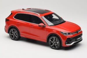 Volkswagen Tiguan eTSI R-Line Persimmon Red Metallic Otto 1:18 OT489 Vaik - pilt 4/6