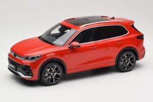 Volkswagen Tiguan eTSI R-Line Persimmon Red Metallic Otto 1:18 OT489 Vaik