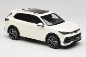 Volkswagen Tiguan R-Line Oryx White Pearl Otto 1:18 OT1219 Vaik - pilt 4/6