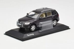 Volkswagen Touareg Hall Minichamps 1:43 TOUAREG001 Metall - pilt 2/4