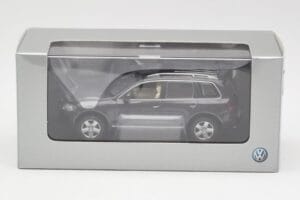 Volkswagen Touareg Hall Minichamps 1:43 TOUAREG001 Metall - pilt 4/4