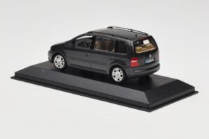 Volkswagen Touran 1T Tumeroheline Minichamps 1:43 400052101 Metall - pilt 3/4
