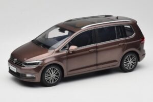 Volkswagen Touran 5T Pruun Paudi Model 1:18 ZVE000003BRA Metall