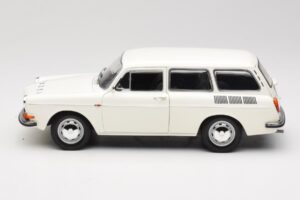 Volkswagen Type 3 1600 L Variant Politsei Minichamps 1:18 100051091 Metall - pilt 4/8
