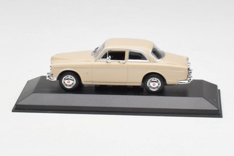 Volvo 121 Amazon Beež Minichamps 1:43 940171002 Metall