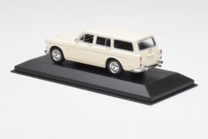 Volvo 121 Amazon Universaal Valge Minichamps 1:43 430171010 Metall - pilt 3/4