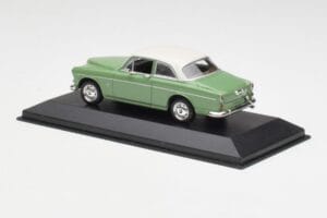 Volvo 121 Amazon Heleroheline & Valge Minichamps 1:43 430171005 Metall - pilt 3/4