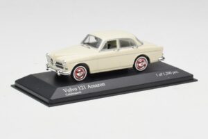 Volvo 121 Amazon Valge Minichamps 1:43 430171040 Metall - pilt 2/4
