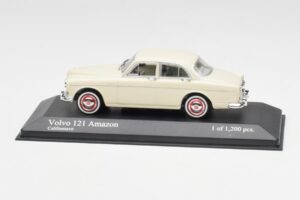 Volvo 121 Amazon Valge Minichamps 1:43 430171040 Metall