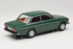 Volvo 142 Roheline MCG 1:18 MCG18005 Metall - pilt 2/6