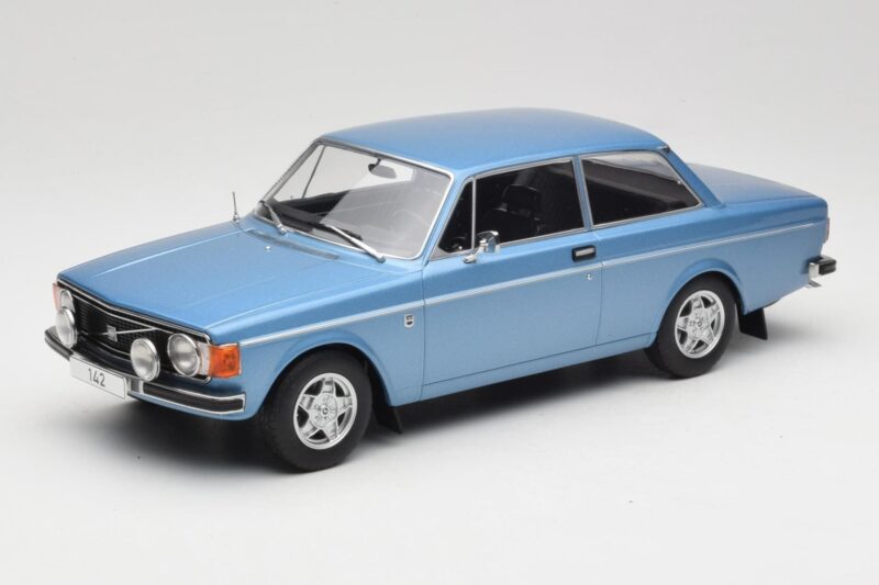 Volvo 142 Helesinine MCG 1:18 MCG18444 Metall