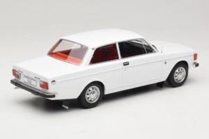 Volvo 142 Valge MCG 1:18 MCG18445 Metall - pilt 2/6