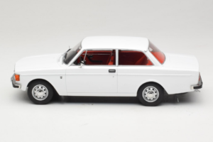 Volvo 142 Valge MCG 1:18 MCG18445 Metall - pilt 3/6