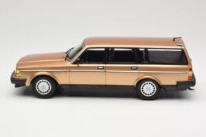 Volvo 240 GL Universaal Gold Metallic Minichamps 1:18 155171415 Metall - pilt 3/6