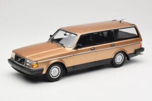 Volvo 240 GL Universaal Gold Metallic Minichamps 1:18 155171415 Metall