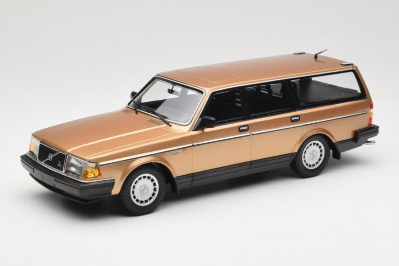 Volvo 240 GL Universaal Gold Metallic Minichamps 1:18 155171415 Metall