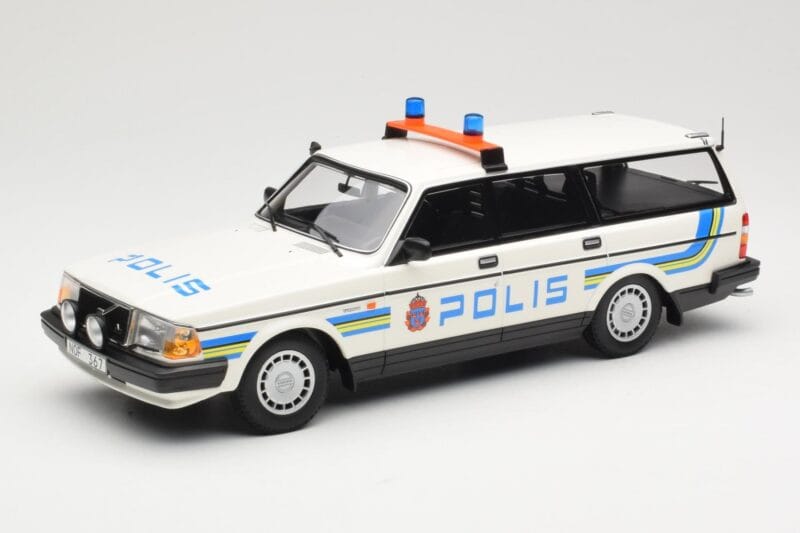 Volvo 240 GL Universaal Polis Sweden Minichamps 1:18 155171480 Metall