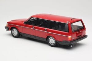 Volvo 240 GL Universaal Punane Minichamps 1:18 155171411 Metall - pilt 5/6