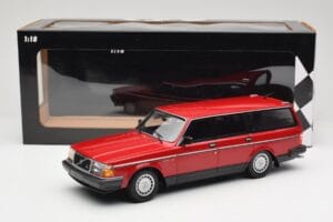 Volvo 240 GL Universaal Punane Minichamps 1:18 155171411 Metall - pilt 6/6