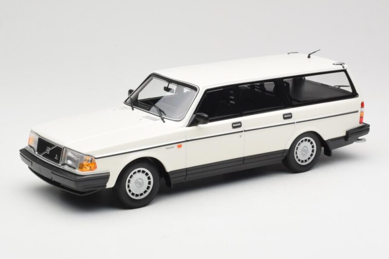 Volvo 240 GL Universaal Valge Minichamps 1:18 155171412 Metall