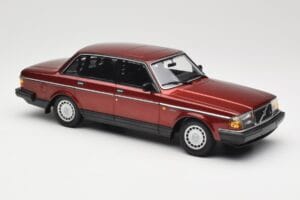 Volvo 240 GL Dark Red Metallic Minichamps 1:18 155171406 Metall - pilt 4/6