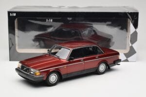 Volvo 240 GL Dark Red Metallic Minichamps 1:18 155171406 Metall - pilt 6/6