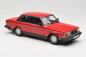 Volvo 240 GL Tumepunane Minichamps 1:18 166171401 Metall - pilt 4/6
