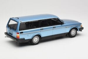 Volvo 240 GL Estate Blue Metallic Minichamps 1:18 155171414 Metall - pilt 2/6