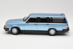 Volvo 240 GL Estate Blue Metallic Minichamps 1:18 155171414 Metall - pilt 3/6