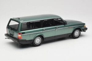 Volvo 240 GL Estate Green Metallic Minichamps 1:18 155171410 Metall - pilt 2/6