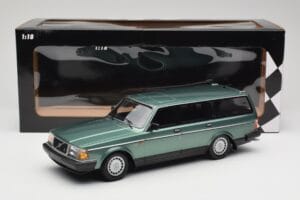 Volvo 240 GL Estate Green Metallic Minichamps 1:18 155171410 Metall - pilt 6/6