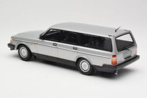 Volvo 240 GL Estate Hõbedane Minichamps 1:18 155171416 Metall - pilt 5/6