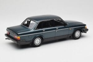 Volvo 240 GL Petrol Metallic Minichamps 1:18 155171407 Metall - pilt 2/6