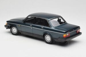 Volvo 240 GL Petrol Metallic Minichamps 1:18 155171407 Metall - pilt 5/6
