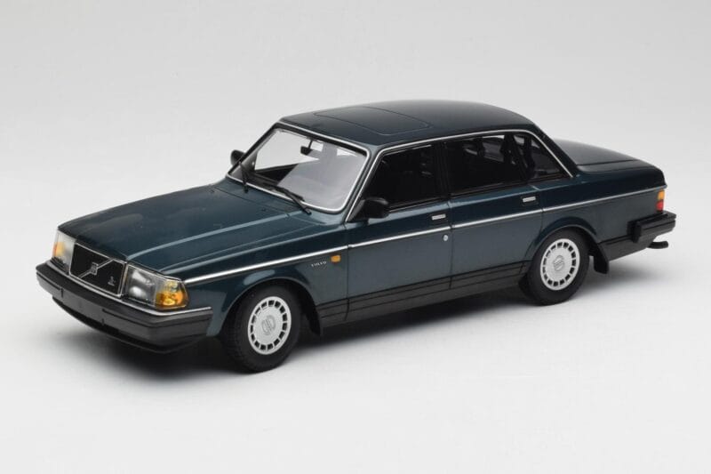Volvo 240 GL Petrol Metallic Minichamps 1:18 155171407 Metall
