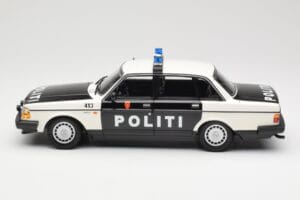 Volvo 240 GL Politi Norway Must Minichamps 1:18 155171496 Metall - pilt 3/6