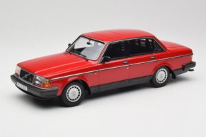 Volvo 240 GL Punane Minichamps 1:18 155171401 Metall