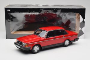 Volvo 240 GL Punane Minichamps 1:18 155171401 Metall - pilt 6/6