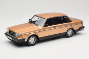 Volvo 240 GL Kuldne Minichamps 1:18 155171405 Metall
