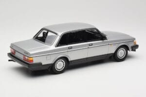 Volvo 240 GL Hõbedane Minichamps 1:18 155171408 Metall - pilt 2/6