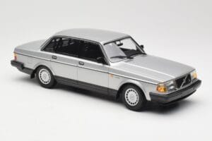 Volvo 240 GL Hõbedane Minichamps 1:18 155171408 Metall - pilt 4/6