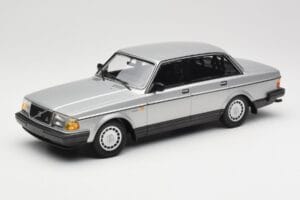 Volvo 240 GL Hõbedane Minichamps 1:18 155171408 Metall