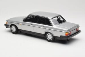 Volvo 240 GL Hõbedane Minichamps 1:18 155171408 Metall - pilt 5/6