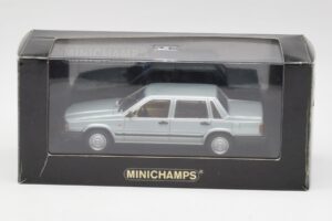 Volvo 240 GL Hõbe Metallic Minichamps 1:43 940171402 Metall - pilt 4/4