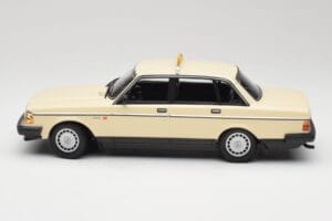 Volvo 240 GL Taxi Minichamps 1:18 155171494 Metall - pilt 3/6