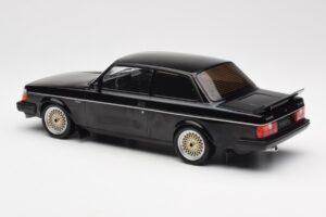 Volvo 240 Turbo Must Custom IXO 1:18 18CMC178 Metall - pilt 5/6